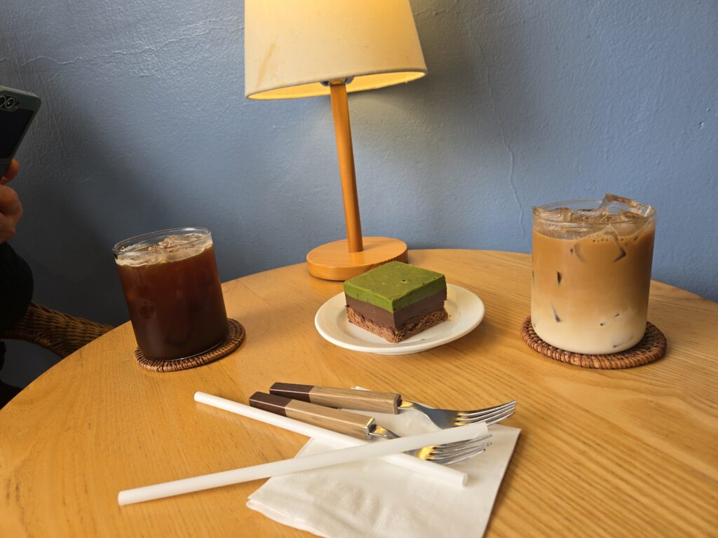 Bingshang Longyan, a rich chocolate mousse cake inspired by Chinese desserts at Ruver Coffee.